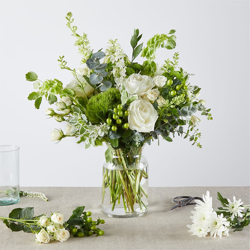 Irish Garden - A Florist Original – FLOWER'S SMILING DESIGNS, Manchester NJ