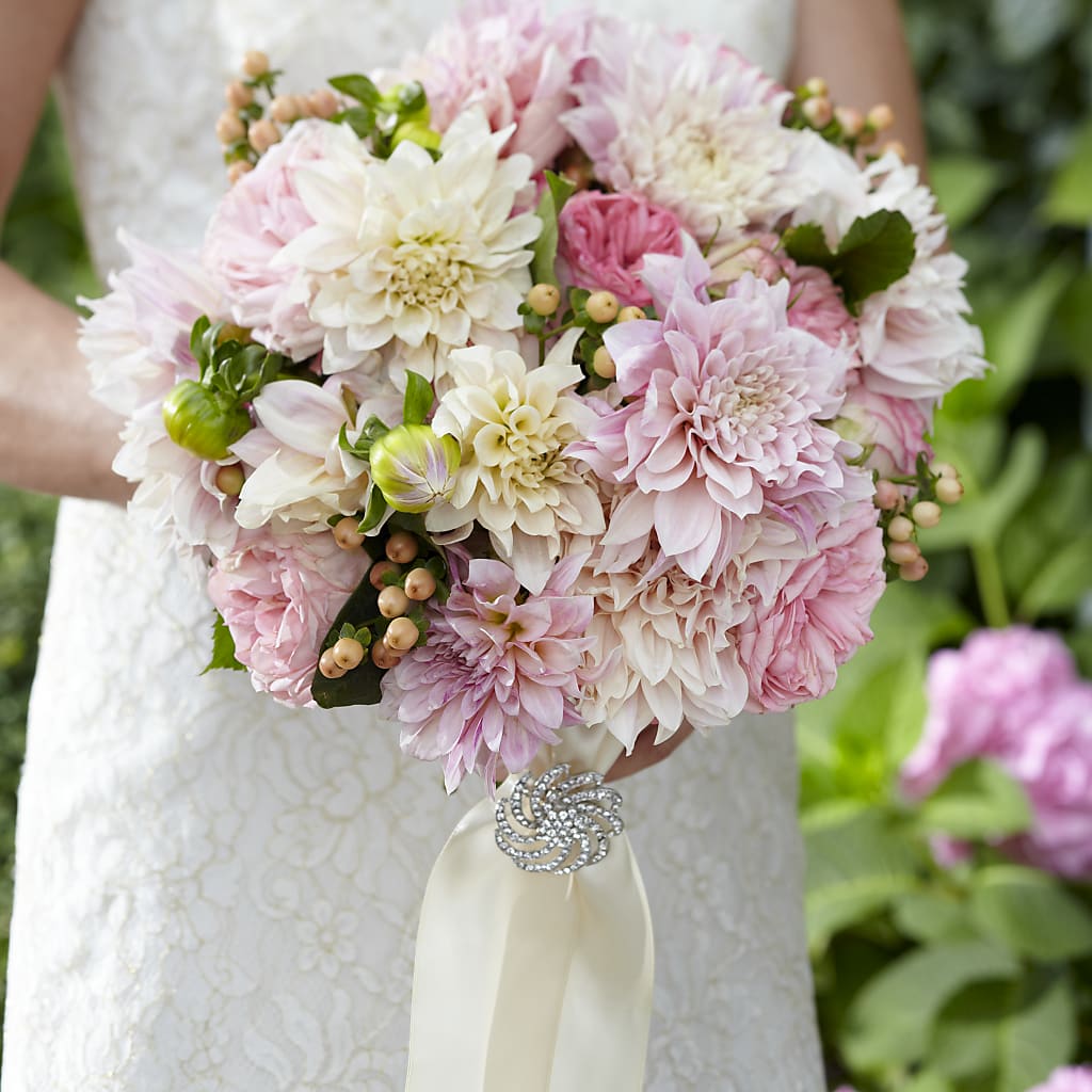 Heart's Promise Bouquet – FLOWER'S SMILING DESIGNS, Manchester NJ