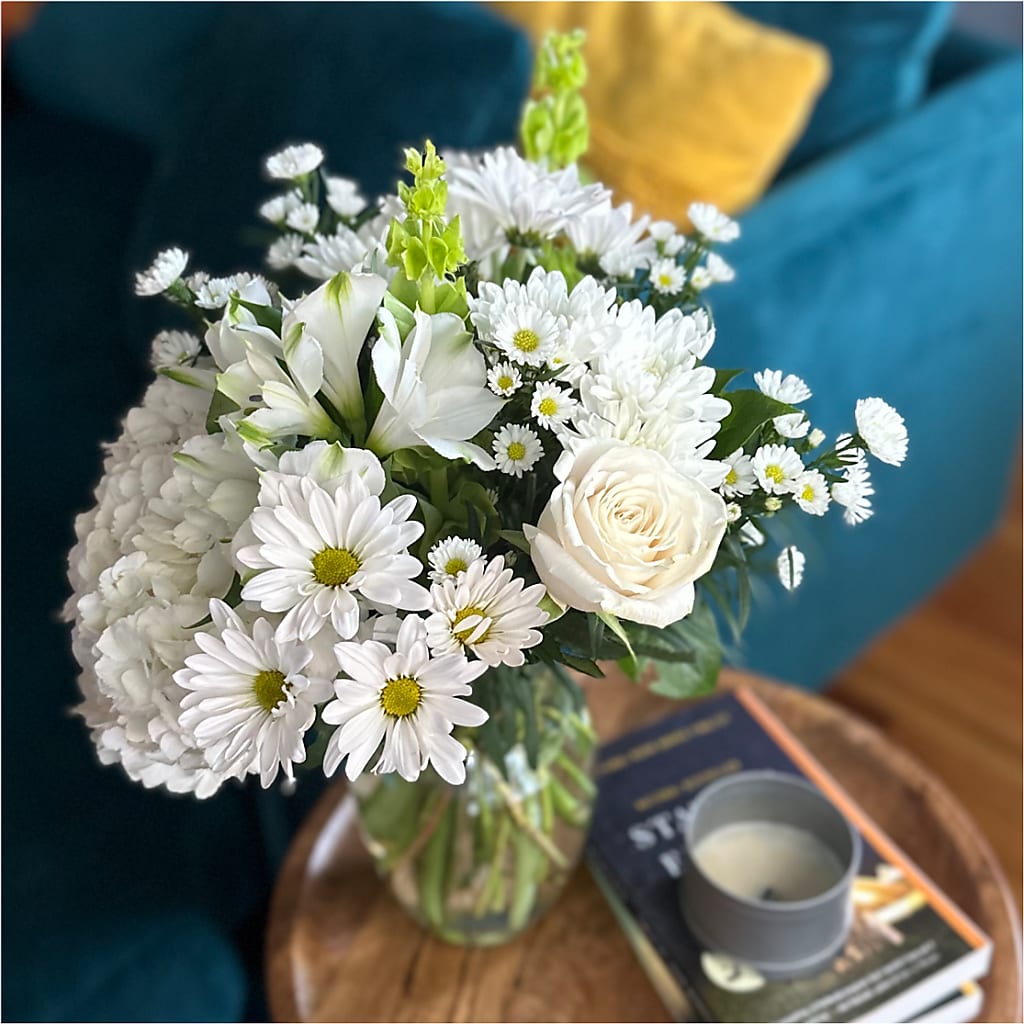 Classic Ivory – A Florist Original – FLOWER'S SMILING DESIGNS, Manchester NJ