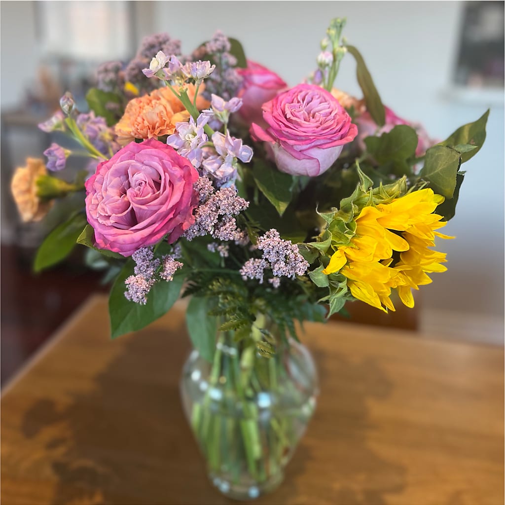 Yellow Brick Road Bouquet – FLOWER'S SMILING DESIGNS, Manchester NJ